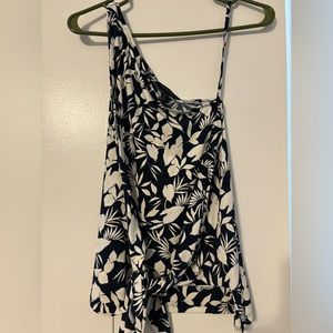 SPRING BREAK SALE! Banana Republic Asymmetrical, Tie Waist Tropical Navy Top